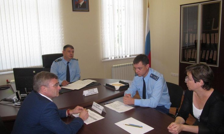 16 июня 2017 года по поручению Президента Российской Федерации Астраханский транспортный прокурор Южной транспортной прокуратуры Алексей Мухлаев провёл приём граждан.